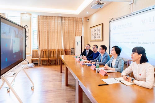 {07FE3C8E-0859-14B7-8FB6-23D3D83C4DF5} {07FE3C8E-0859-14B7-8FB6-23D3D83C4DF5}