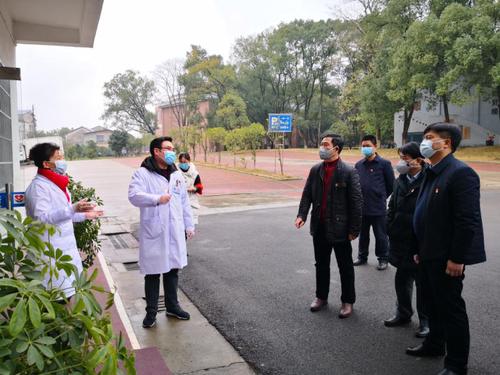 校领导视察指导医疗中心疫情防控工作 校领导视察指导医疗中心疫情防控工作