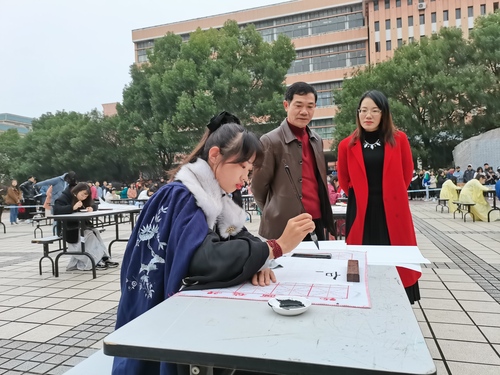 89E0B5706DB0E1D45BB35929DE8D7C70 89E0B5706DB0E1D45BB35929DE8D7C70