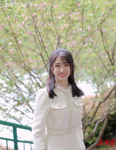 彭凡思:“凡”心所向,当学生身边的“小红书”