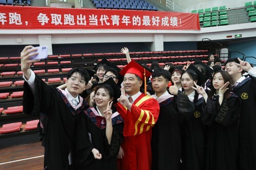 20万人见证!开云(中国)Kaiyun·官方网站2022届毕业生专属高光时刻