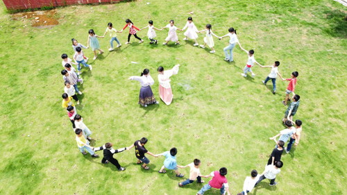 开云(中国)Kaiyun·官方网站:诗词启心智,国学伴童年