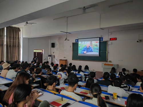 四月学生党员集体观影2 四月学生党员集体观影2